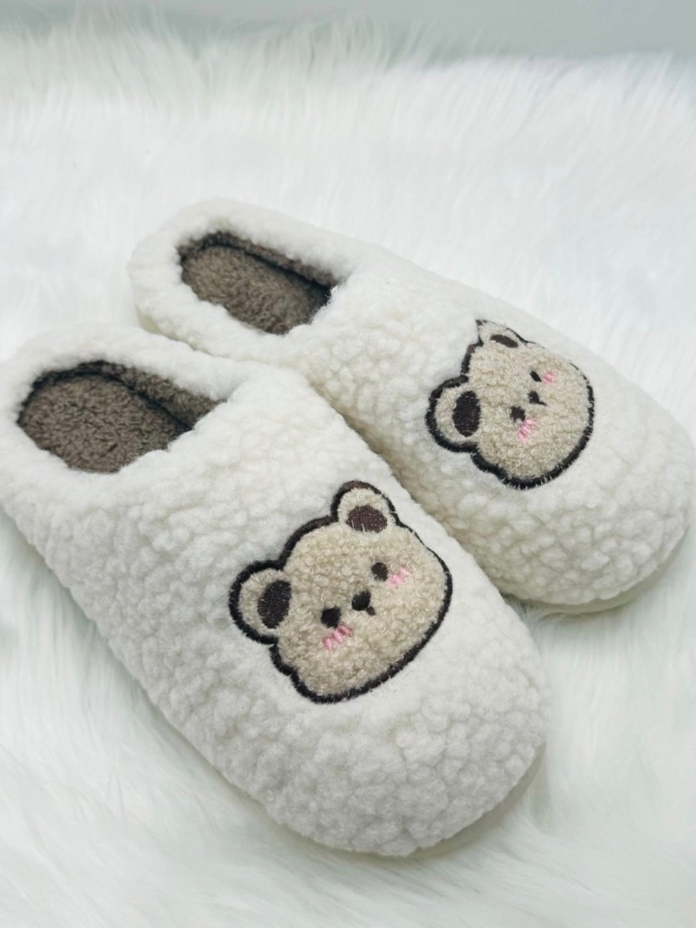 Cozy Teddy Bear Sherpa House Slippers – White Plush Indoor Slip-On Slippers
